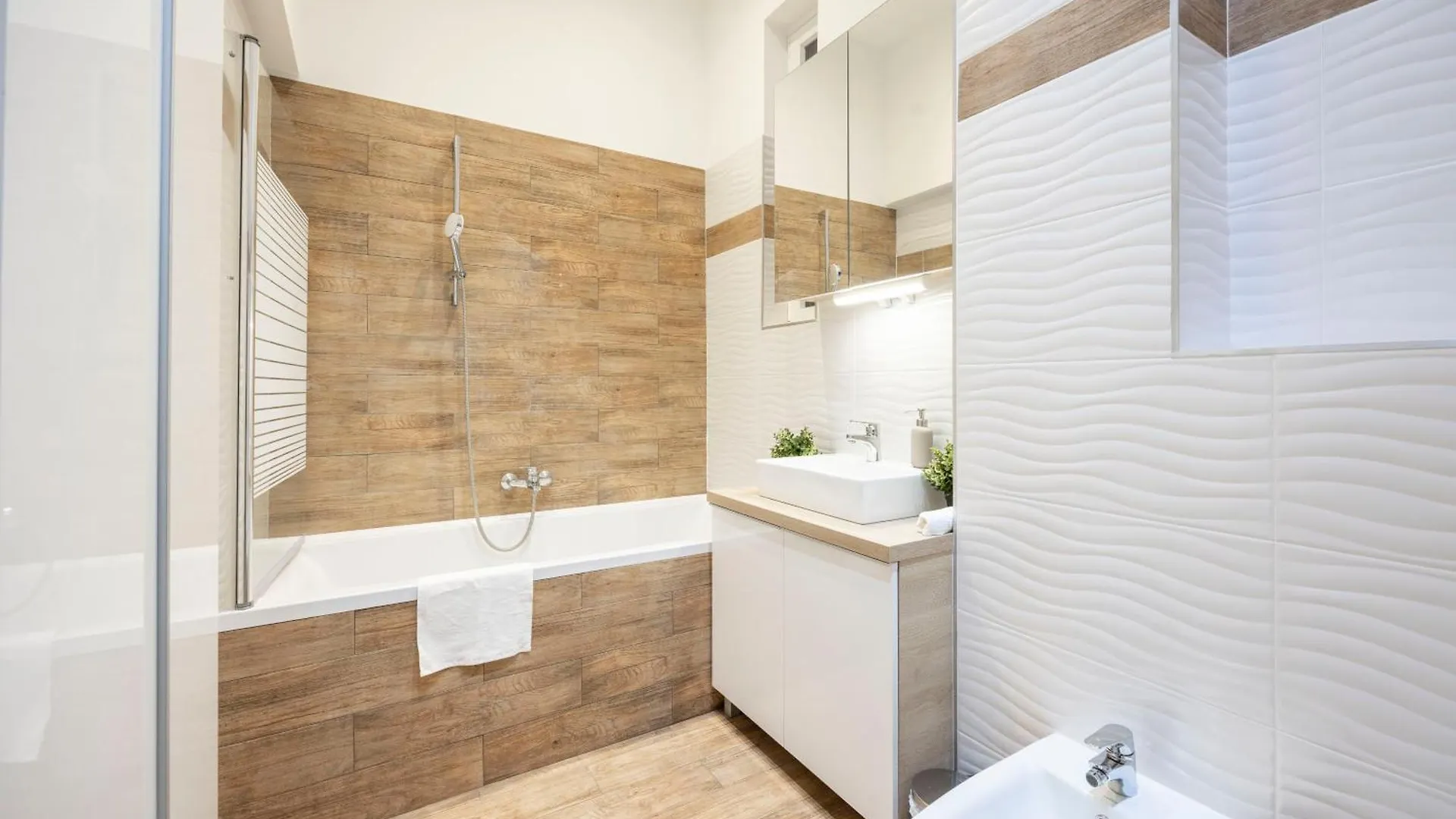 Luxury Downtown Dream Home By Prestige Homes Budapeşte 0*,
